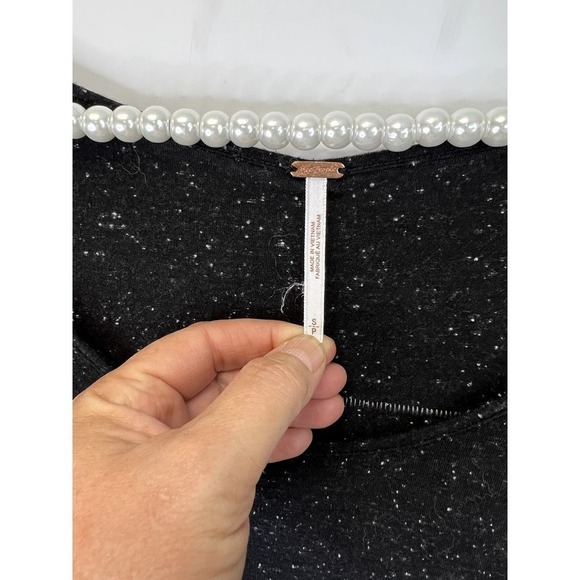 Free People Black Oversized Short Embroidered Sleeves Scoop Neck Tee SZ S - Picture 8 of 10